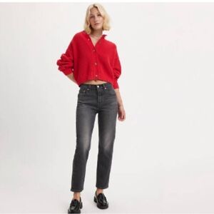 Black Levi’s ribcage crop